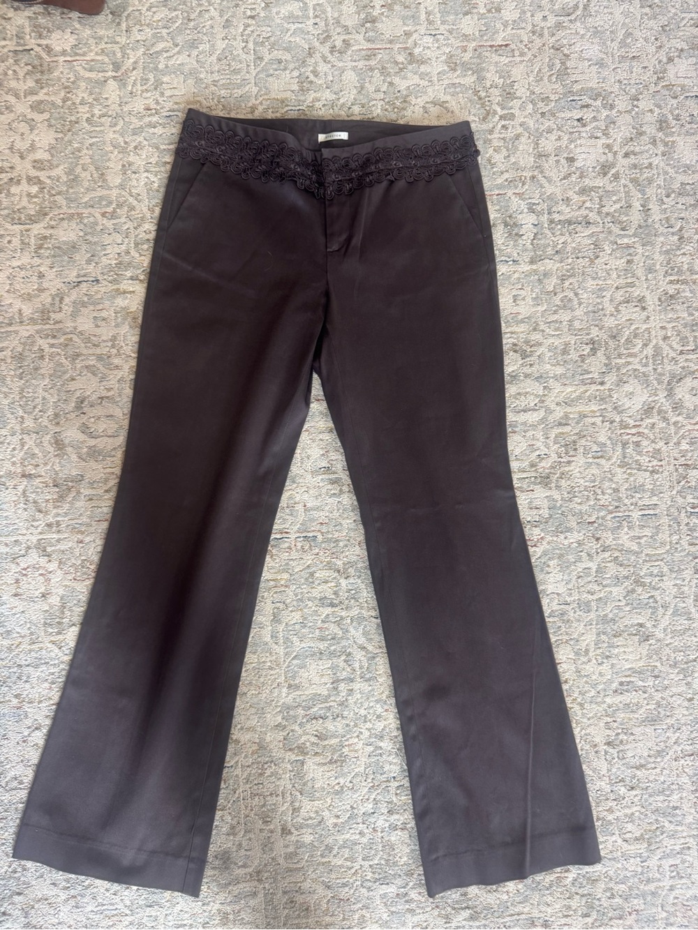 Vintage Y2K 2005 Old Navy Low-Waist Lace Trim Trousers - Size 4